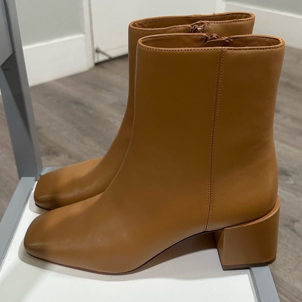 Womans Vince Tan Ankle boots size 7